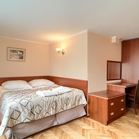 دارووفكو Pensjonat Tadeusz I Apartamenty W Darlowku المظهر الخارجي الصورة